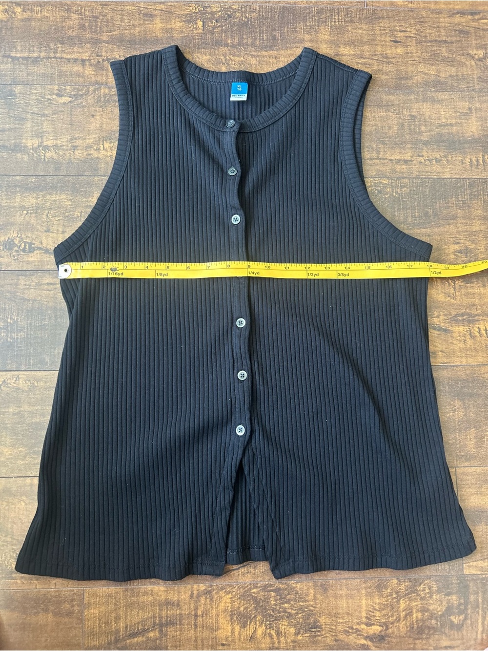 Old Navy Black Ribbed Button-Front Tank - Picture 4 of 5